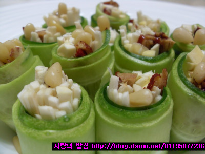 애벌레의 꿈을 닮은인삼채 오이말이