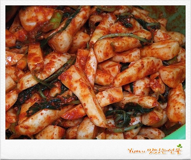 사과를 넣어 더욱 맛있는 아삭아삭~ 총각김치 간단하게 담그는법