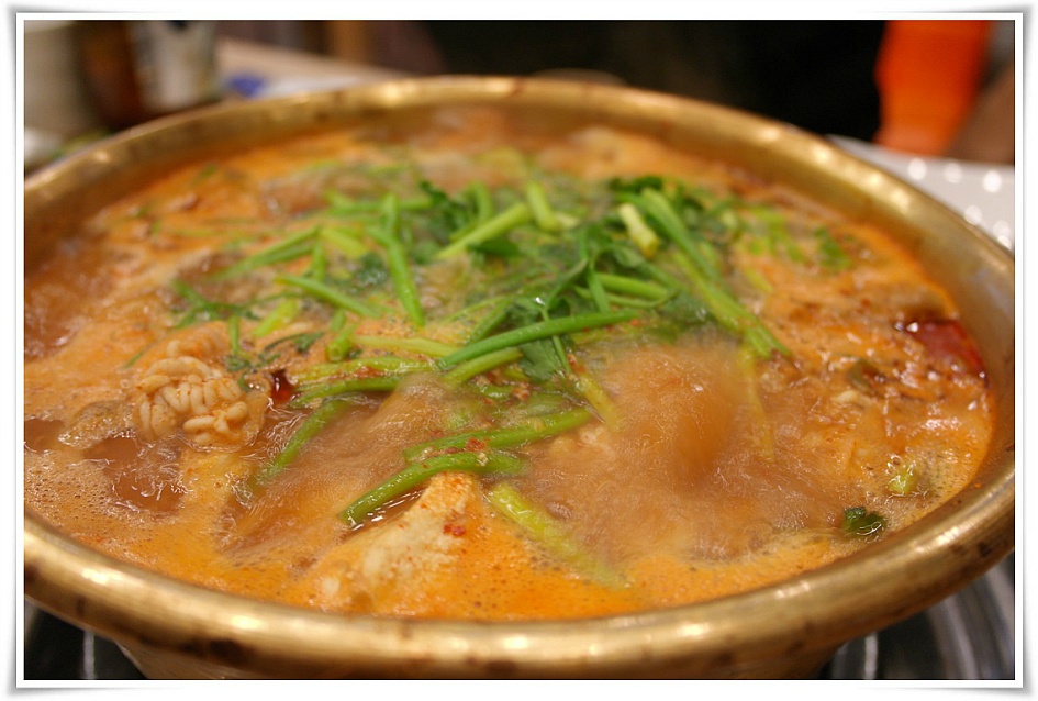 펄펄 끓고 있는 동태탕