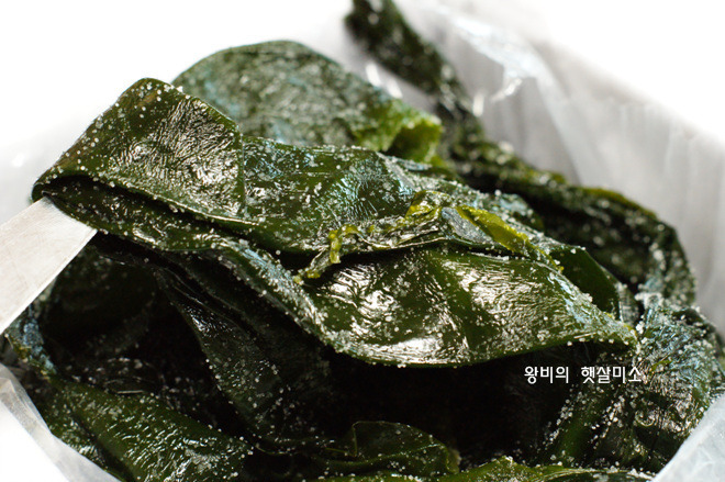 산과 바다 땅의 만남 다시마 두릅말이