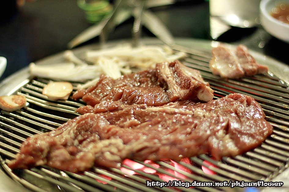 [신촌맛집] 불만제로에서 칭찬했던 그곳! 맛도 good!-신촌 고기창고