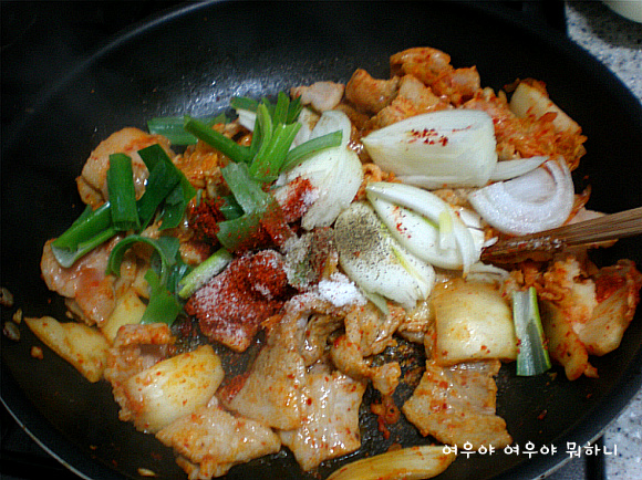 완전 초간단 김치삼겹 두루치기 만드는법^^