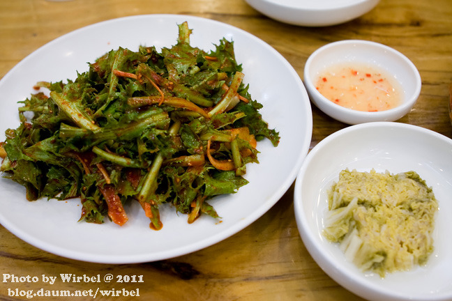 매콤한 비빔국수와 편육이 맛있는 그곳! 분당에서 이곳을 모르면 간첩!