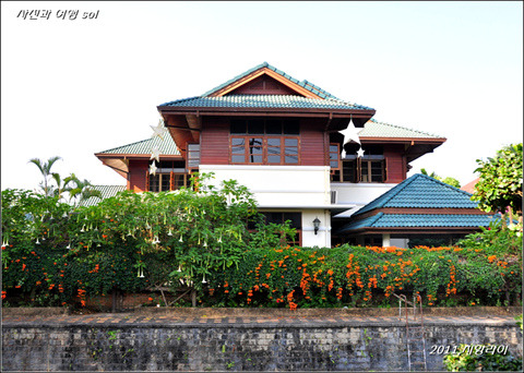 200819394D81BA632F8221