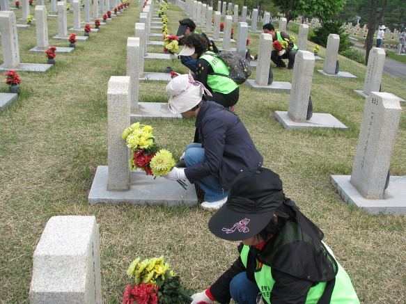 더블클릭을 하시면 이미지를 수정할 수 있습니다