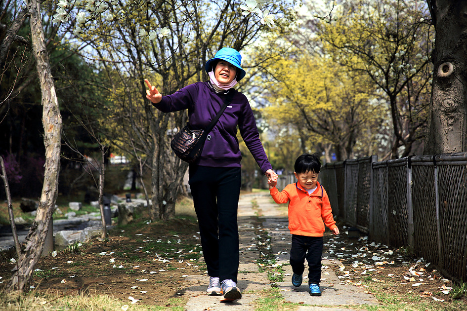 손주와 할머니