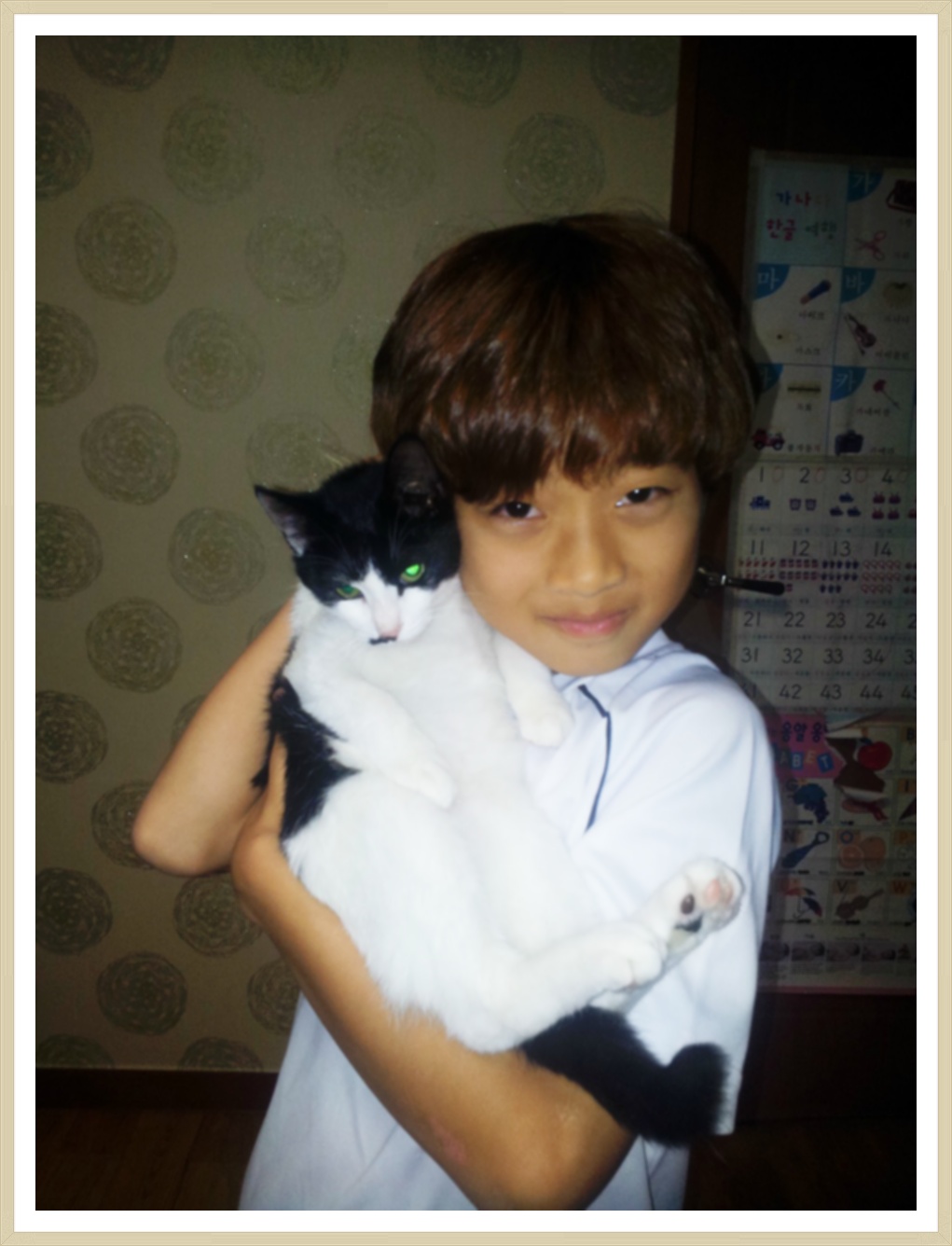 오늘 첨으로 우리 보라를 세상에 드러냈어요.... 