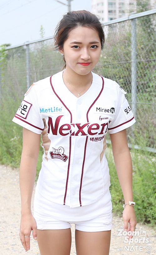 넥센 히어로즈 배트걸 권안나