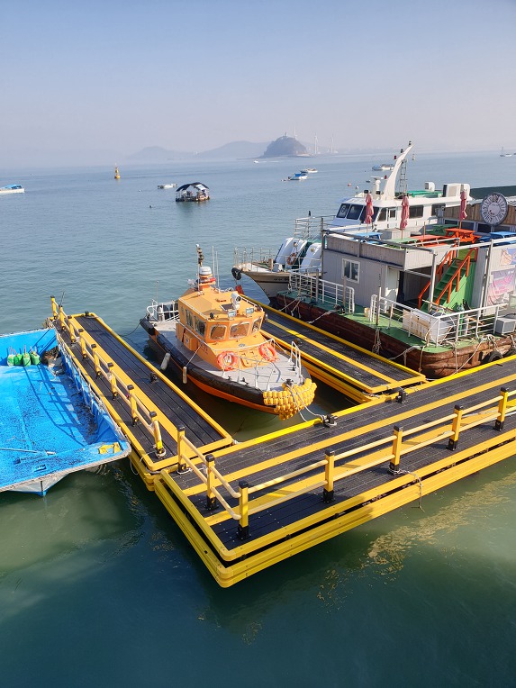 경기도 화성여행 하루에 2번 바닷길이 열리는 제부도